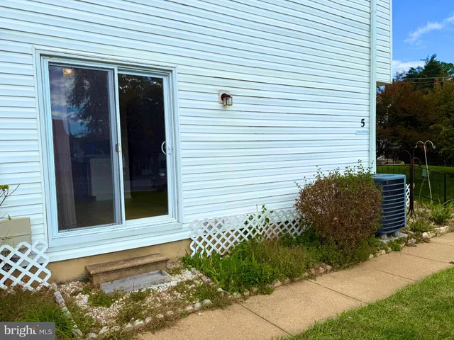 $1,999 | 5 Coliston Road, Unit C, Reisterstown, MD 21136