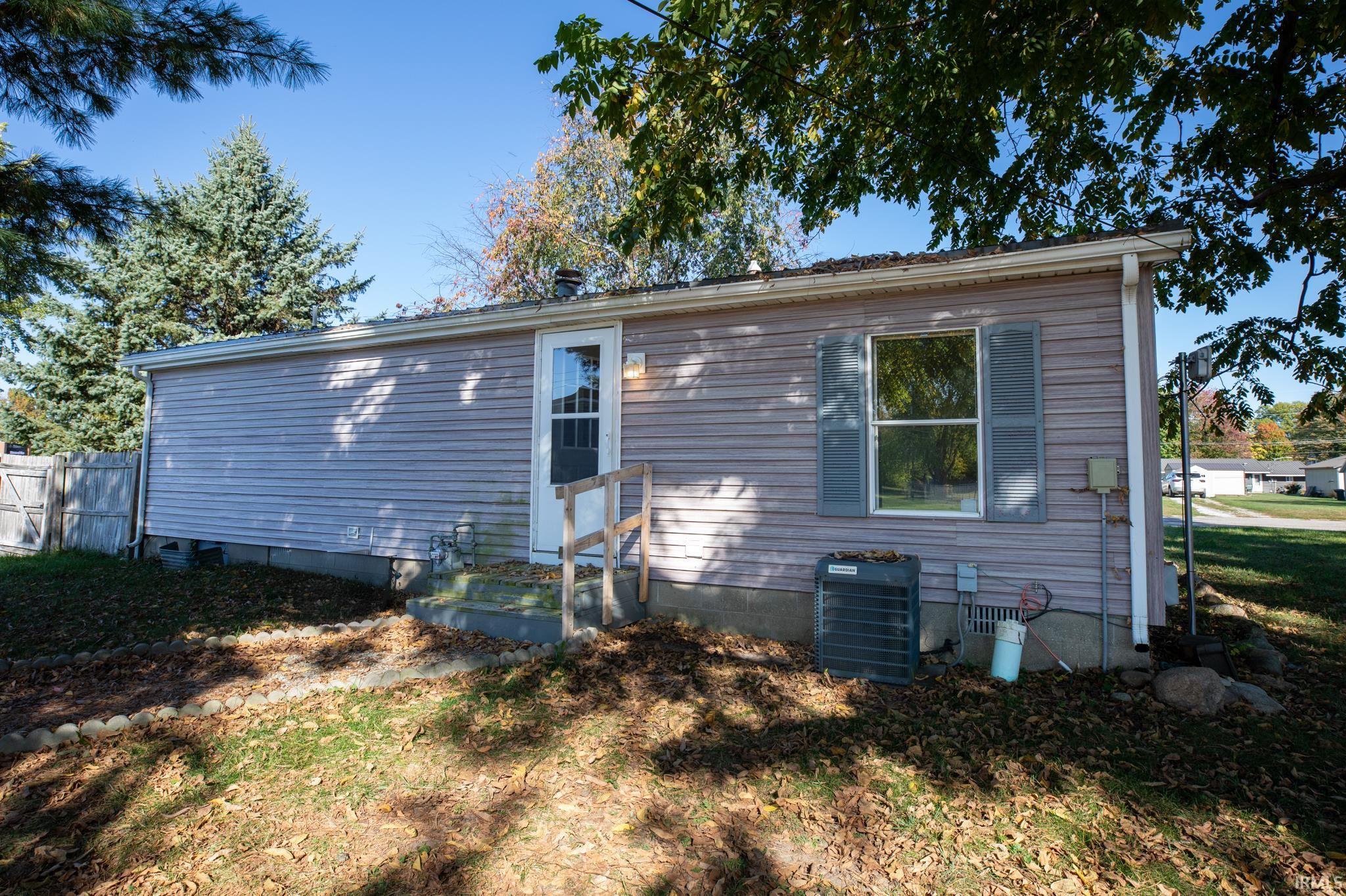 404 Yearick Street Argos, IN 46501 - Photo 3 of 18