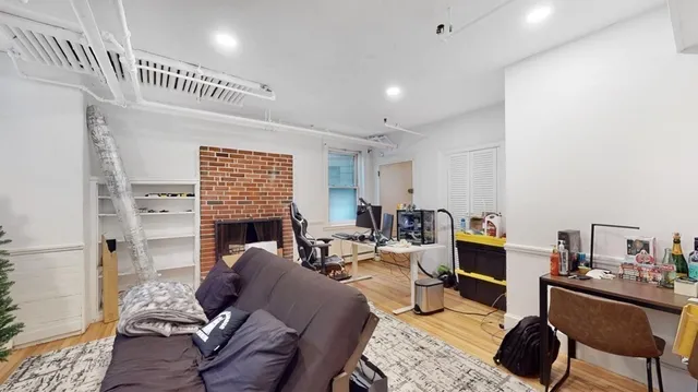 $2,775 | 92 Marlborough Street, Unit 1, Boston, MA 02116