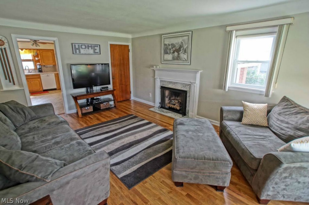 1235 Sunset Road Cleveland, OH 44124 - Photo 2 of 22