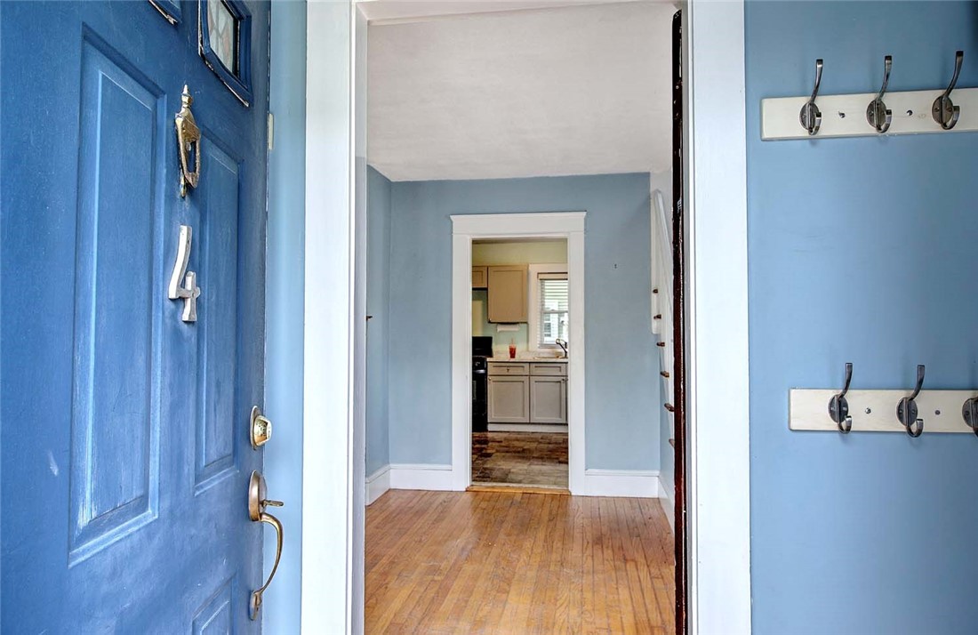4 Talbot Manor Cranston, RI 02905 - Photo 6 of 36