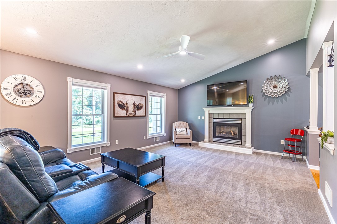 11 Plains Road Mendon, NY 14472 - Photo 7 of 50 Living Room