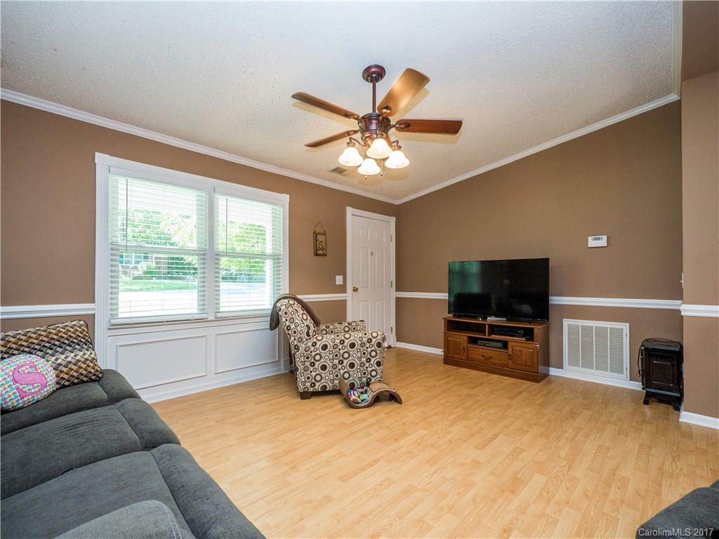 318 Willis Road Dallas, NC 28034 - Photo 5 of 23 Gallery Image 5