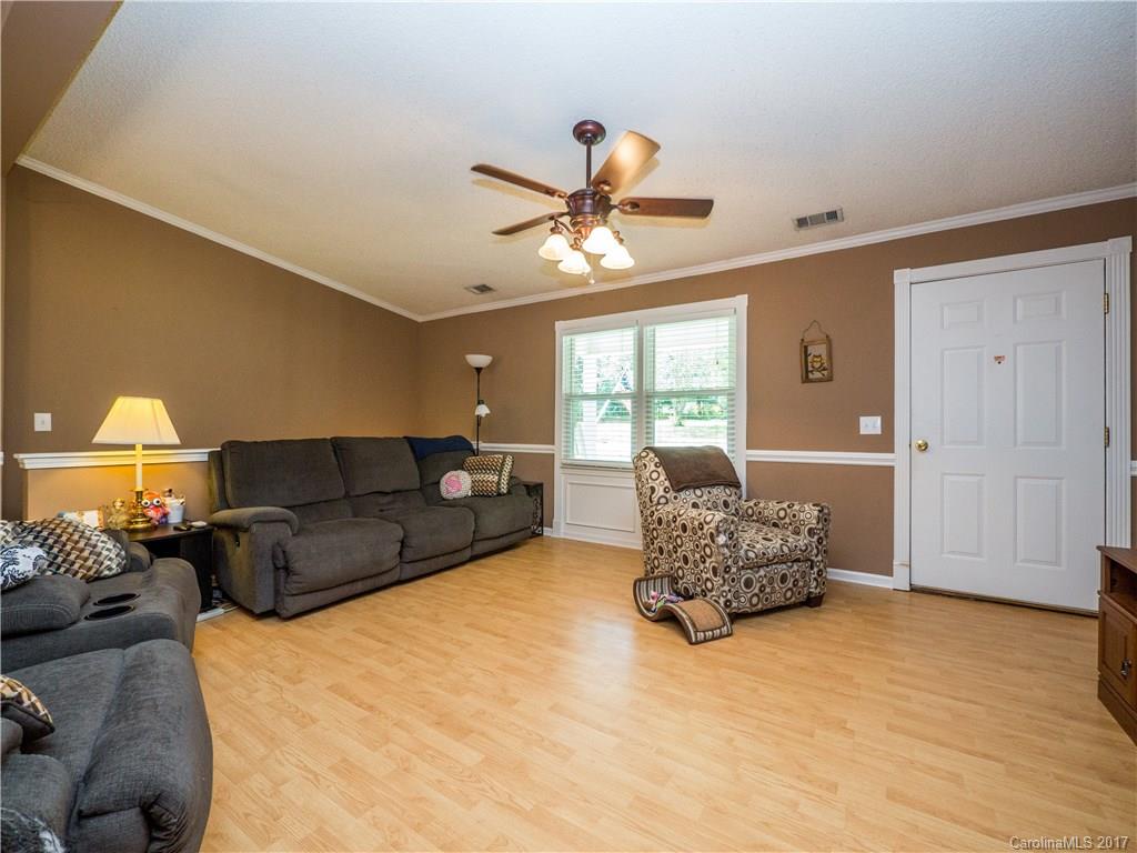 318 Willis Road Dallas, NC 28034 - Photo 6 of 23 Gallery Image 6
