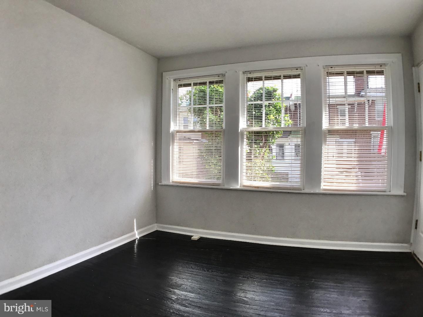 36 Sunshine Road Upper Darby, PA 19082 - Photo 3 of 17 Porch