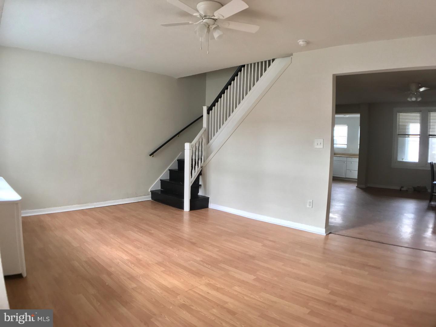 36 Sunshine Road Upper Darby, PA 19082 - Photo 4 of 17 Living Room
