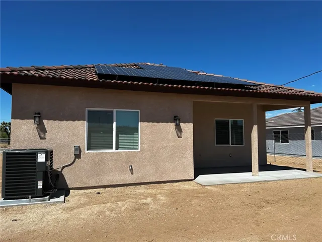 $2,400 | 16507 Juniper Street, Hesperia, CA 92345