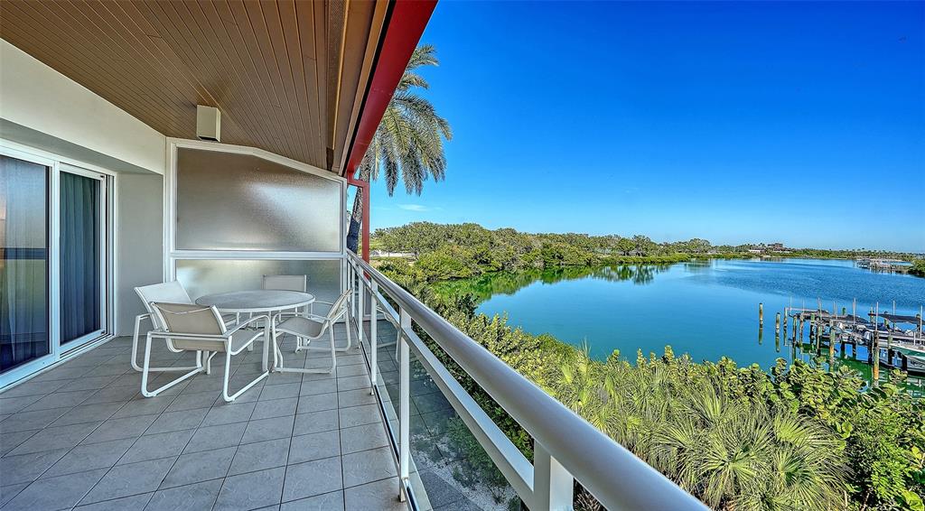 225 Sands Point Road, Unit 7205 Longboat Key, FL 34228 - Photo 10 of 30