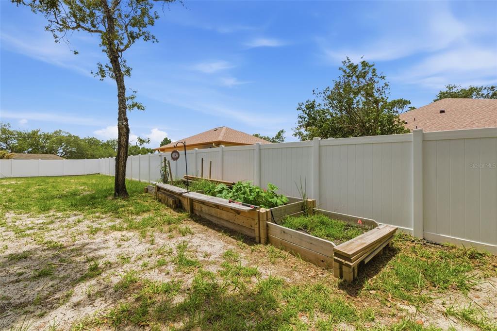 11145 Mountain Mockingbird Road Weeki Wachee, FL 34614 - Photo 10 of 84