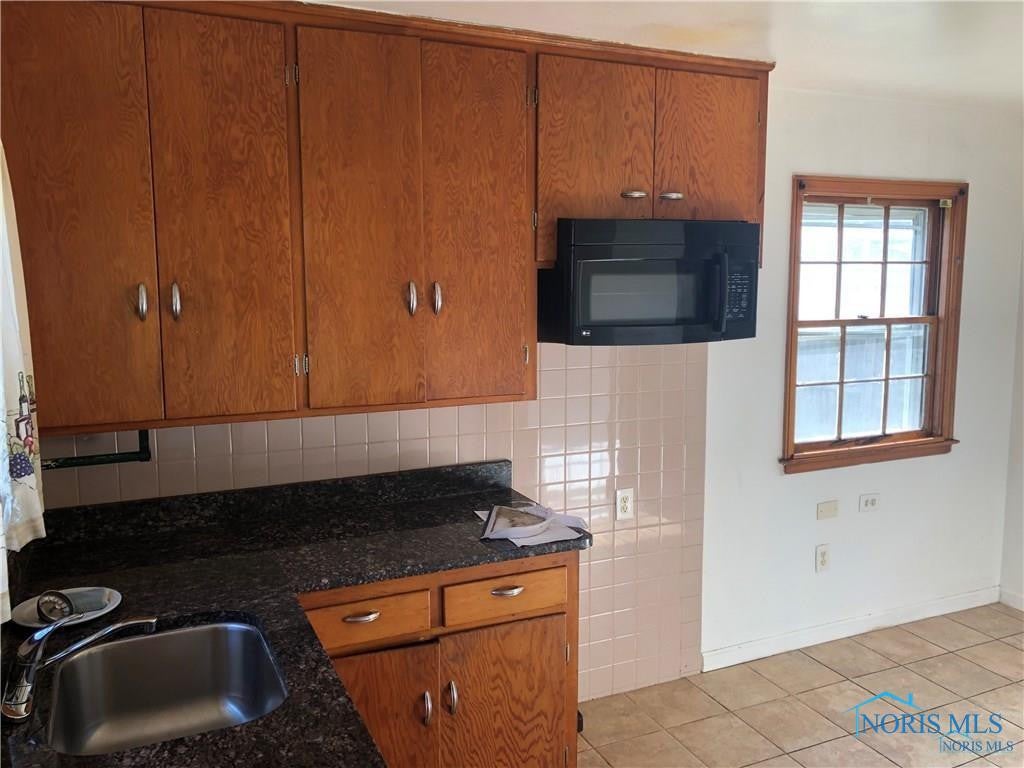 613 Falcon Road Toledo, OH 43607 - Photo 5 of 11 Gallery Image 5
