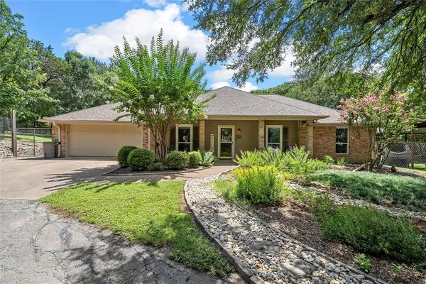 $475,000 | 4000 Fox Ridge Road, Lorena, TX 76655