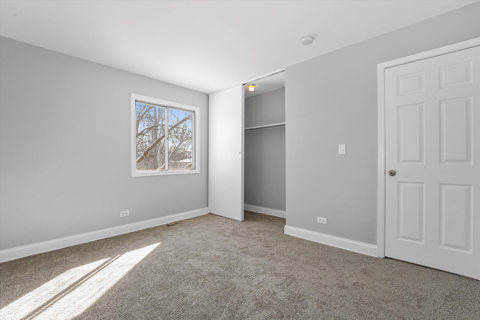 210 Mill Stream Drive Bolingbrook, IL 60440 - Photo 26 of 39 an empty room with windows