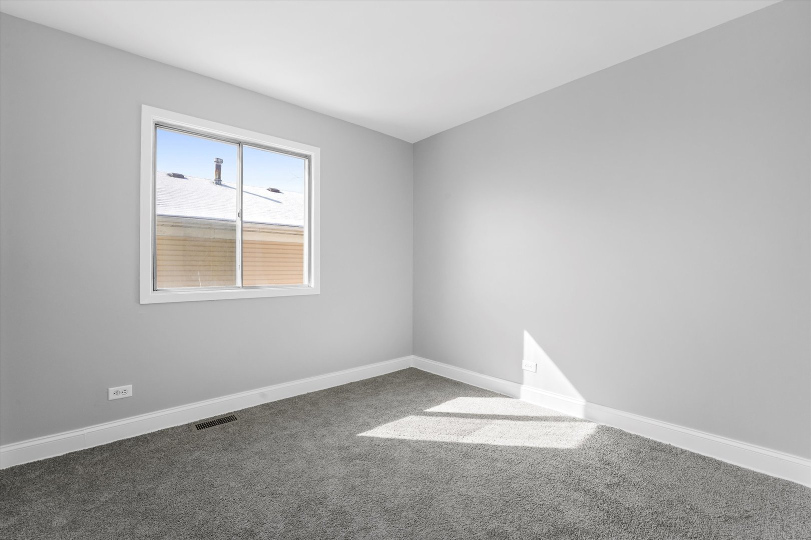210 Mill Stream Drive Bolingbrook, IL 60440 - Photo 28 of 39 an empty room with a window