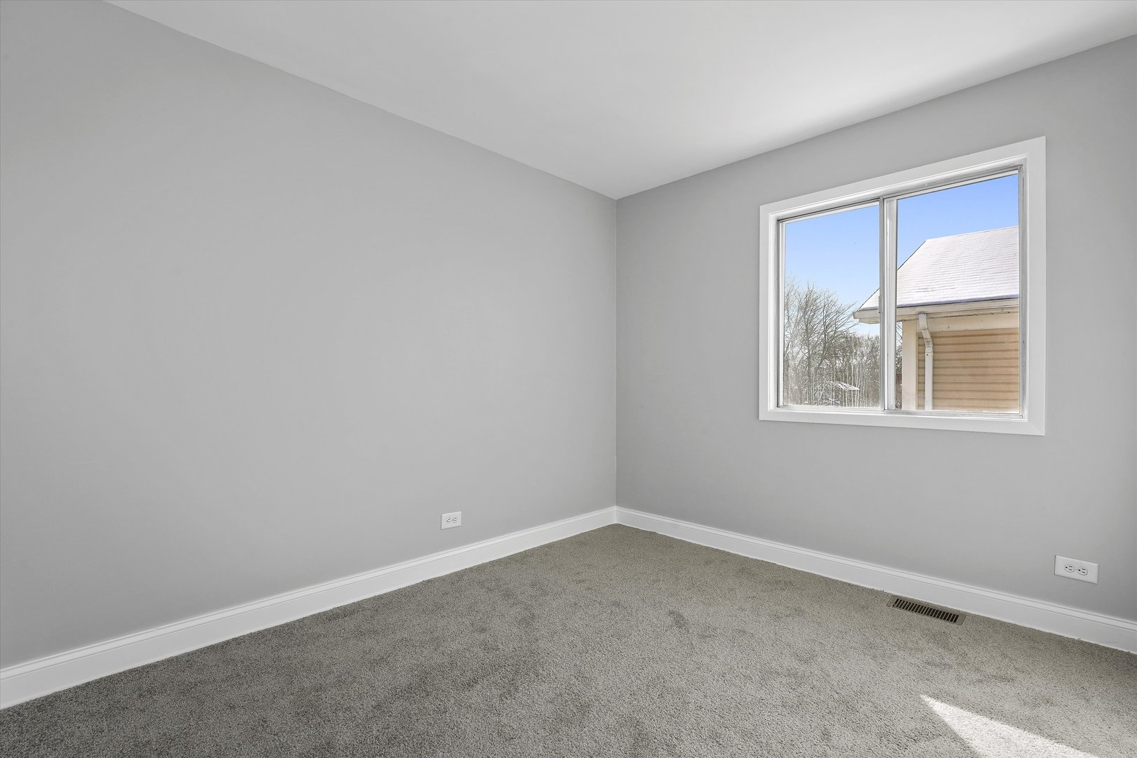 210 Mill Stream Drive Bolingbrook, IL 60440 - Photo 29 of 39 an empty room with a window