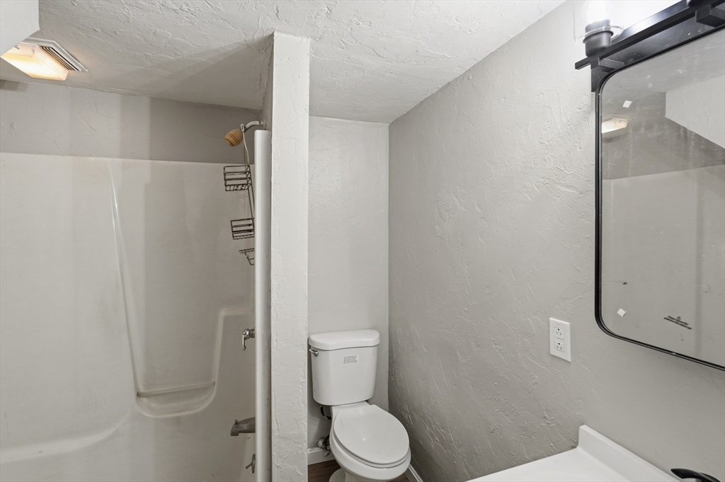 14 1/2 Hacker Street Worcester, MA 01603 - Photo 39 of 41