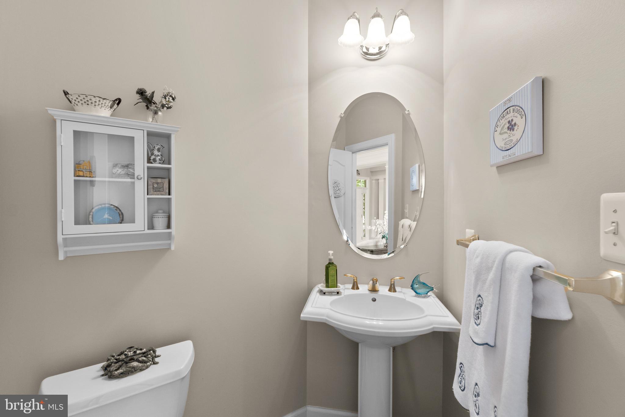 705 Pilot House Drive Annapolis, MD 21401 - Photo 29 of 58 Powder room