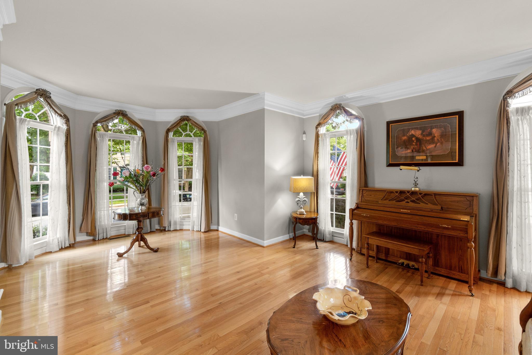 705 Pilot House Drive Annapolis, MD 21401 - Photo 9 of 58 Living room