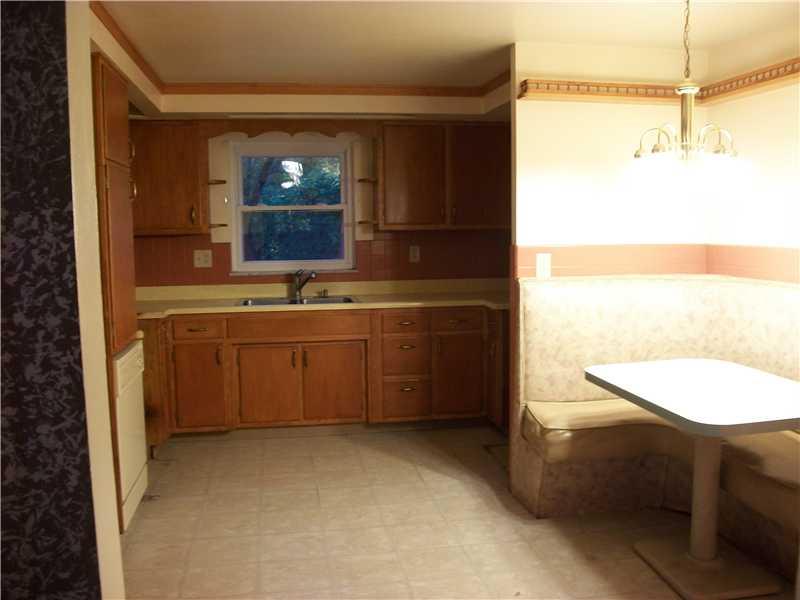 508 Scott Hollow Road Burgettstown, PA 15021 - Photo 4 of 8 Kitchen.