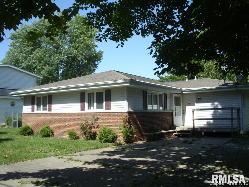 804 North Main Street Athens, IL 62613 - Photo 1 of 15 Gallery Image 1