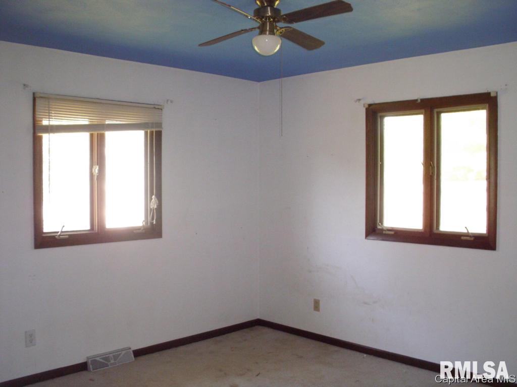 804 North Main Street Athens, IL 62613 - Photo 8 of 15 Gallery Image 8