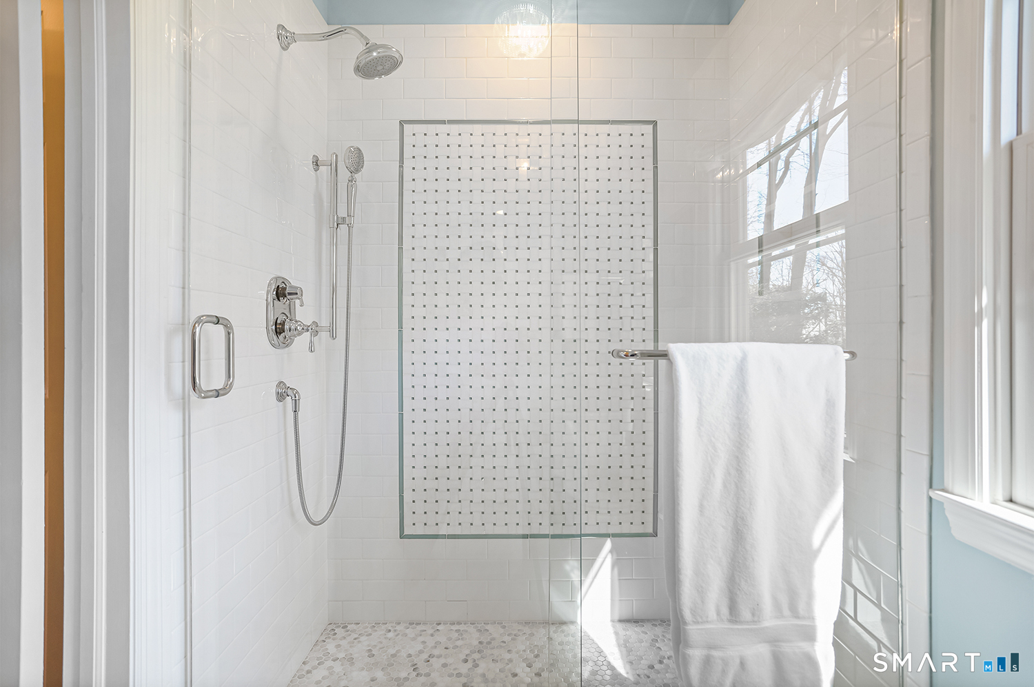 757 Galloping Hill Road Fairfield, CT 06824 - Photo 20 of 30 a bathroom with a shower