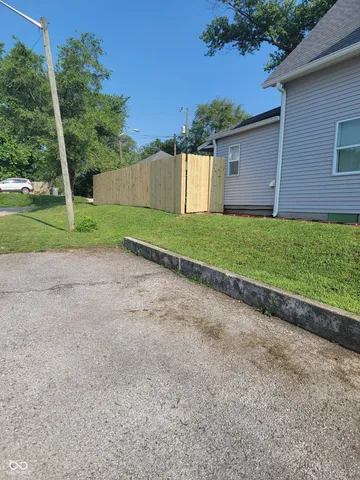$2,000 | 2170 South East Street, Indianapolis, IN 46225