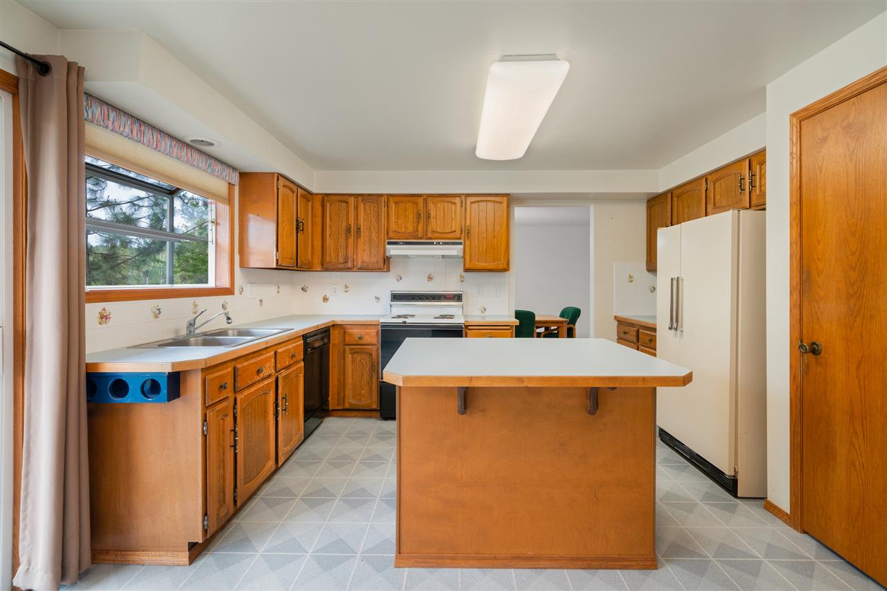 4723 South Bates Road Spokane Valley, WA 99206 - Photo 4 of 20