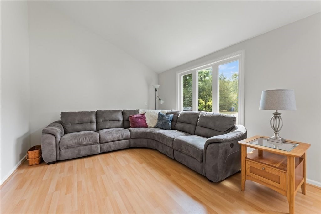 7 Matthew Street Springfield, MA 01128 - Photo 11 of 42