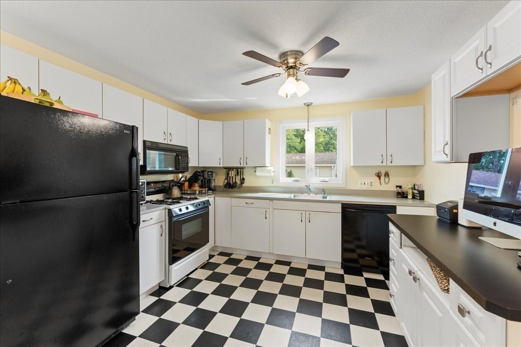 7 Matthew Street Springfield, MA 01128 - Photo 18 of 42