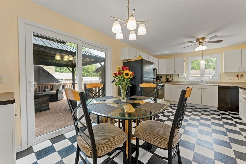 7 Matthew Street Springfield, MA 01128 - Photo 21 of 42