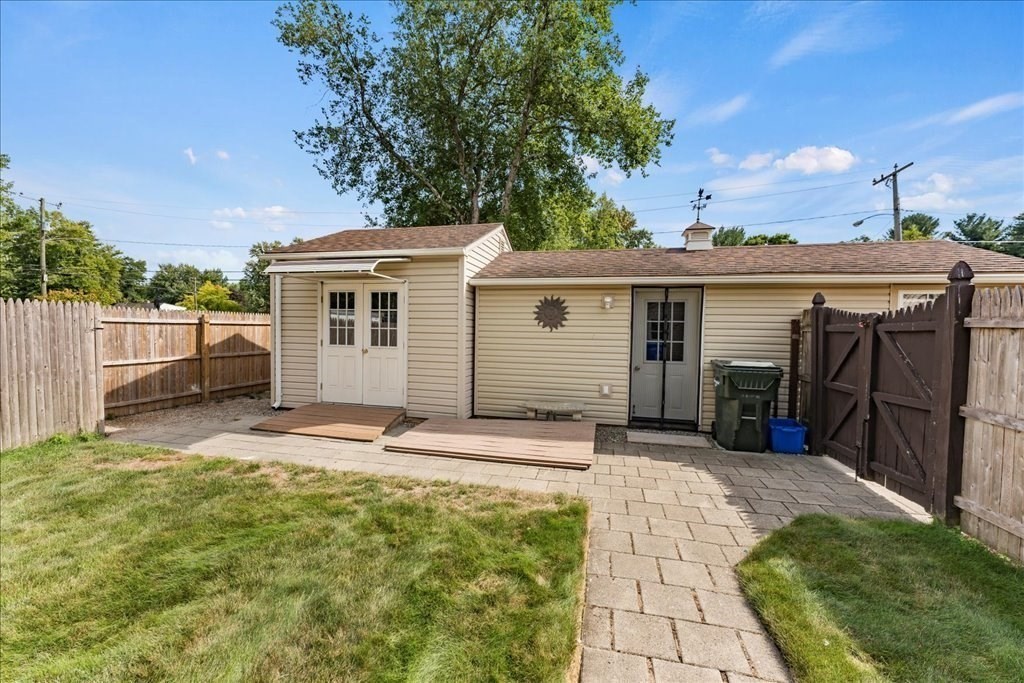 7 Matthew Street Springfield, MA 01128 - Photo 36 of 42
