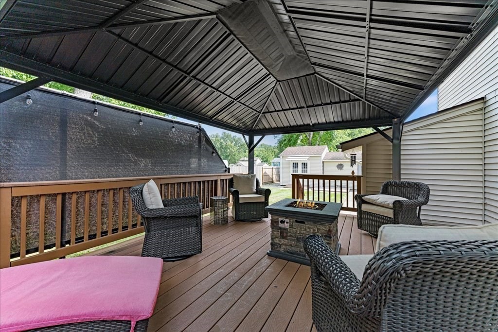 7 Matthew Street Springfield, MA 01128 - Photo 4 of 42