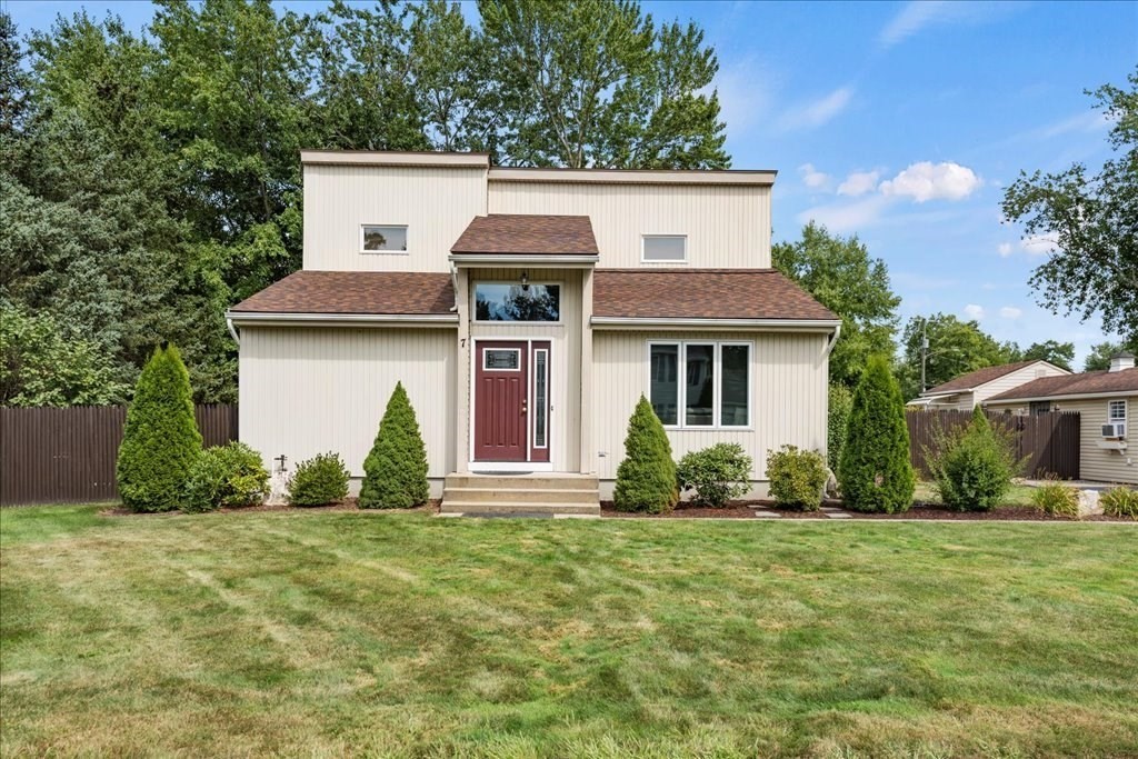 7 Matthew Street Springfield, MA 01128 - Photo 9 of 42