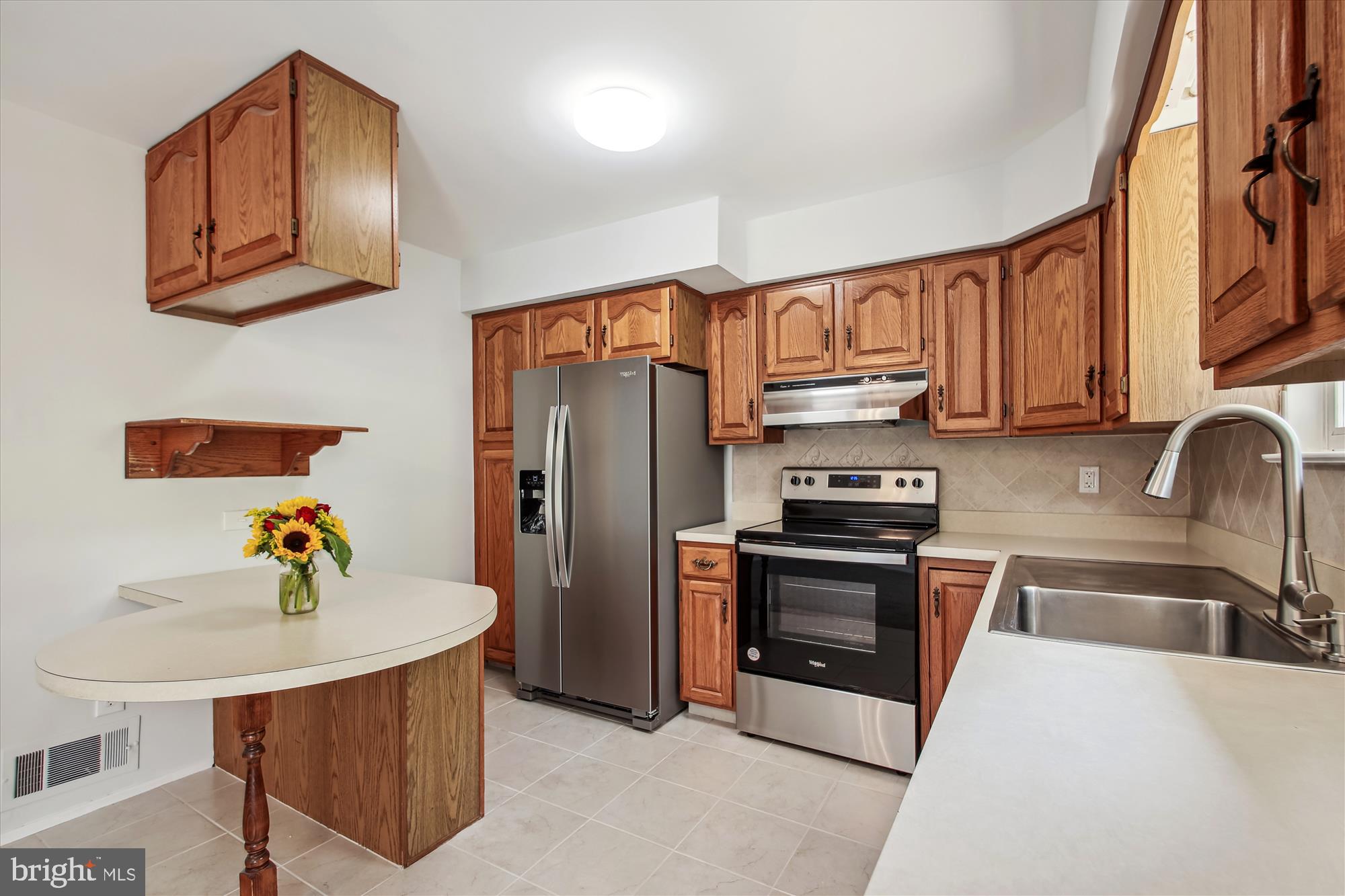 7997 Nolcrest Road Glen Burnie, MD 21061 - Photo 6 of 27 New SS appliances