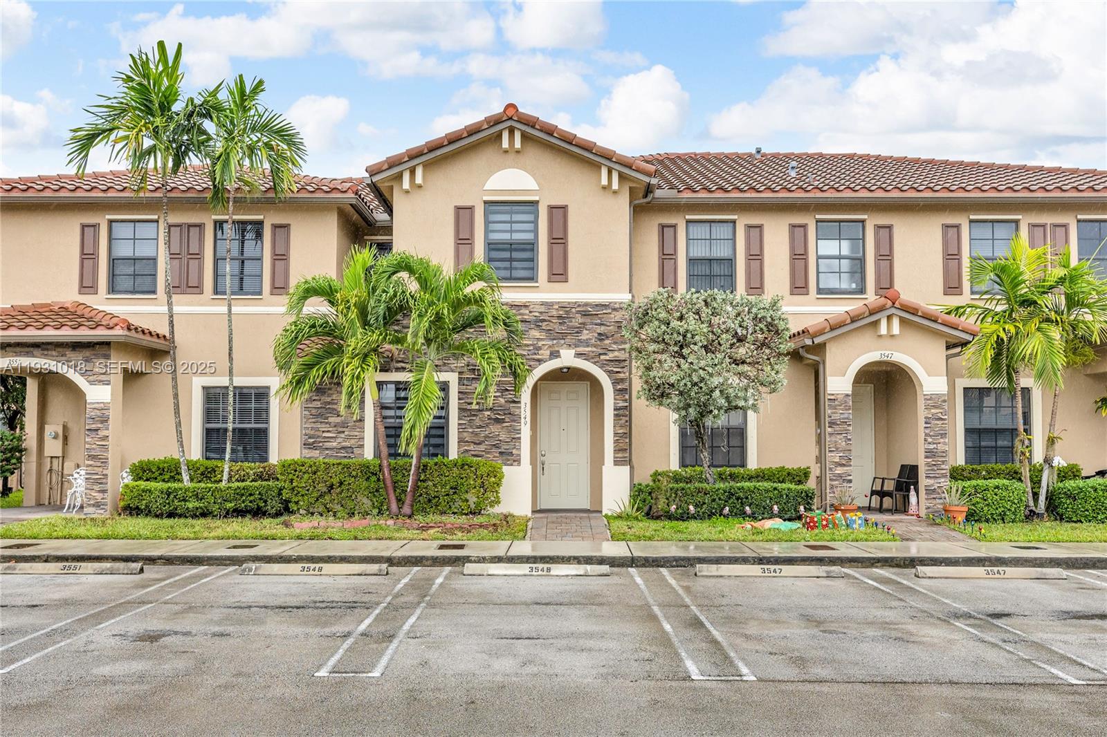 3549 West 89th Place, Unit 3549 Hialeah, FL 33018 - Photo 2 of 27