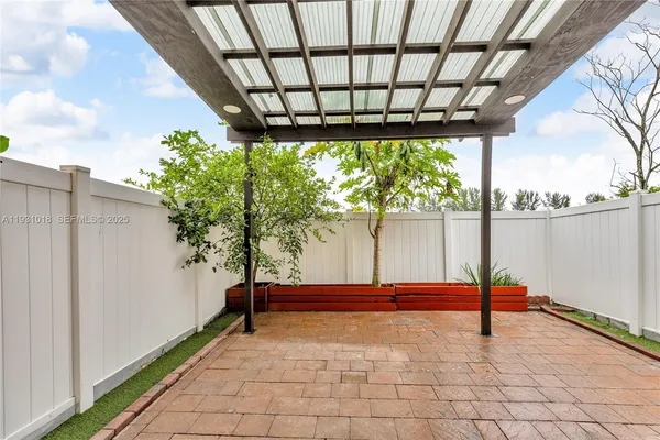 $479,000 | 3549 West 89th Place, Unit 3549, Hialeah, FL 33018