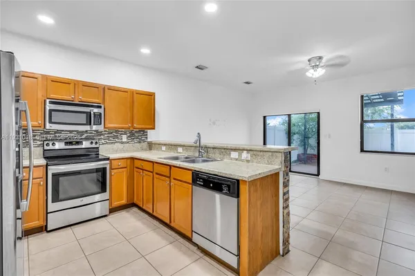 $479,000 | 3549 West 89th Place, Unit 3549, Hialeah, FL 33018