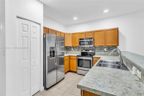 $479,000 | 3549 West 89th Place, Unit 3549, Hialeah, FL 33018