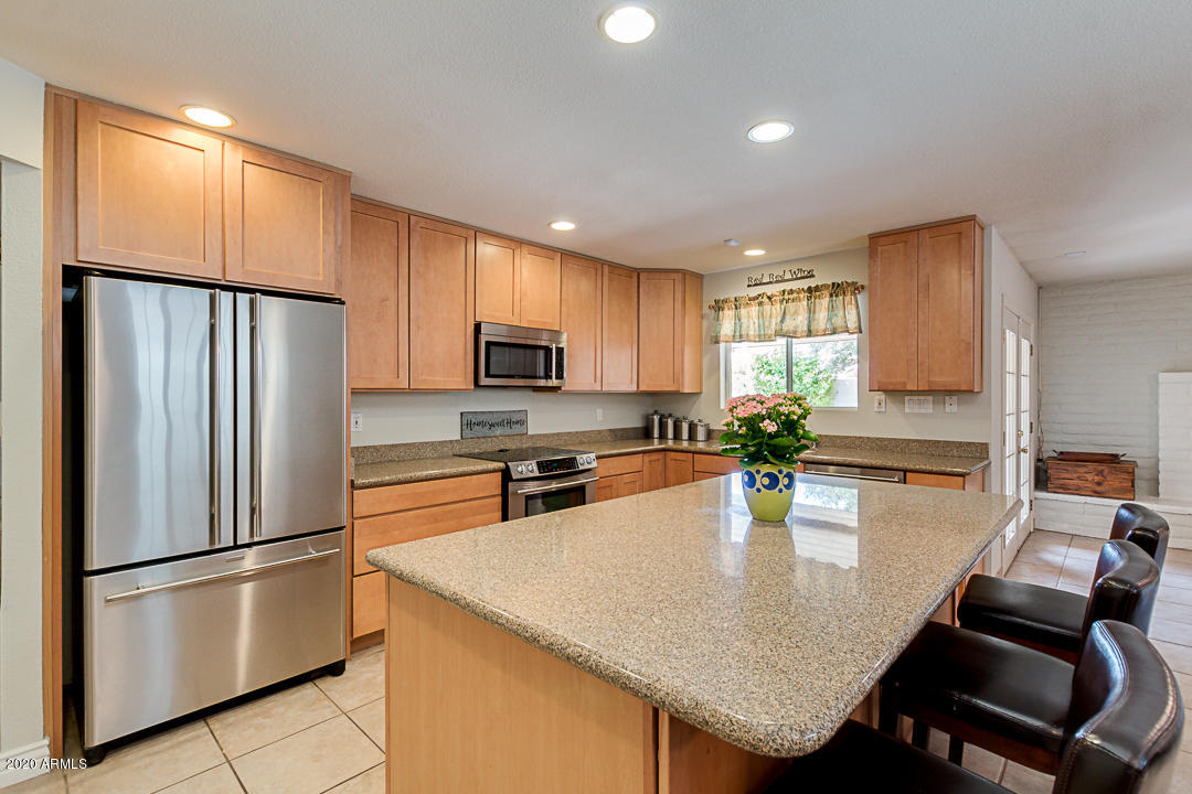 1638 West Griswold Road Phoenix, AZ 85021 - Photo 8 of 22 Kitchen