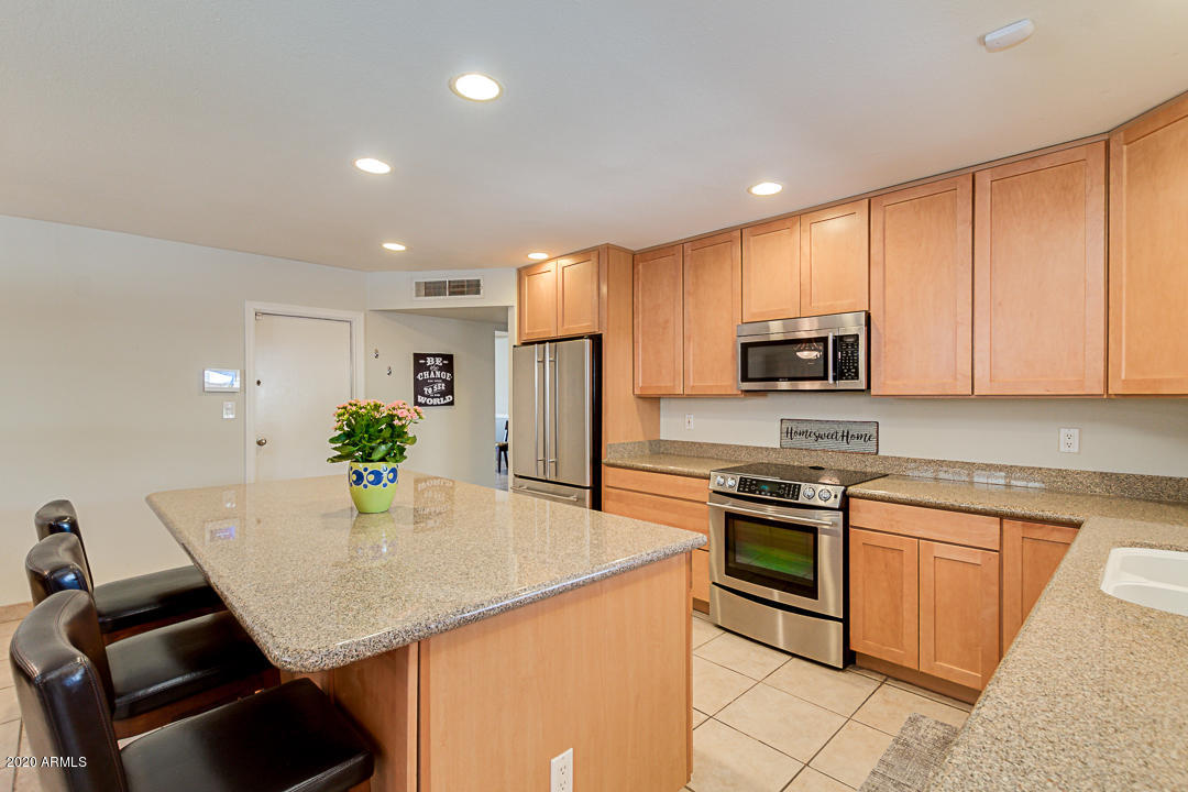 1638 West Griswold Road Phoenix, AZ 85021 - Photo 9 of 22 Kitchen