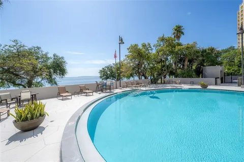 $575,000 | 4141 Bayshore Boulevard, Unit 1003, Tampa, FL 33611
