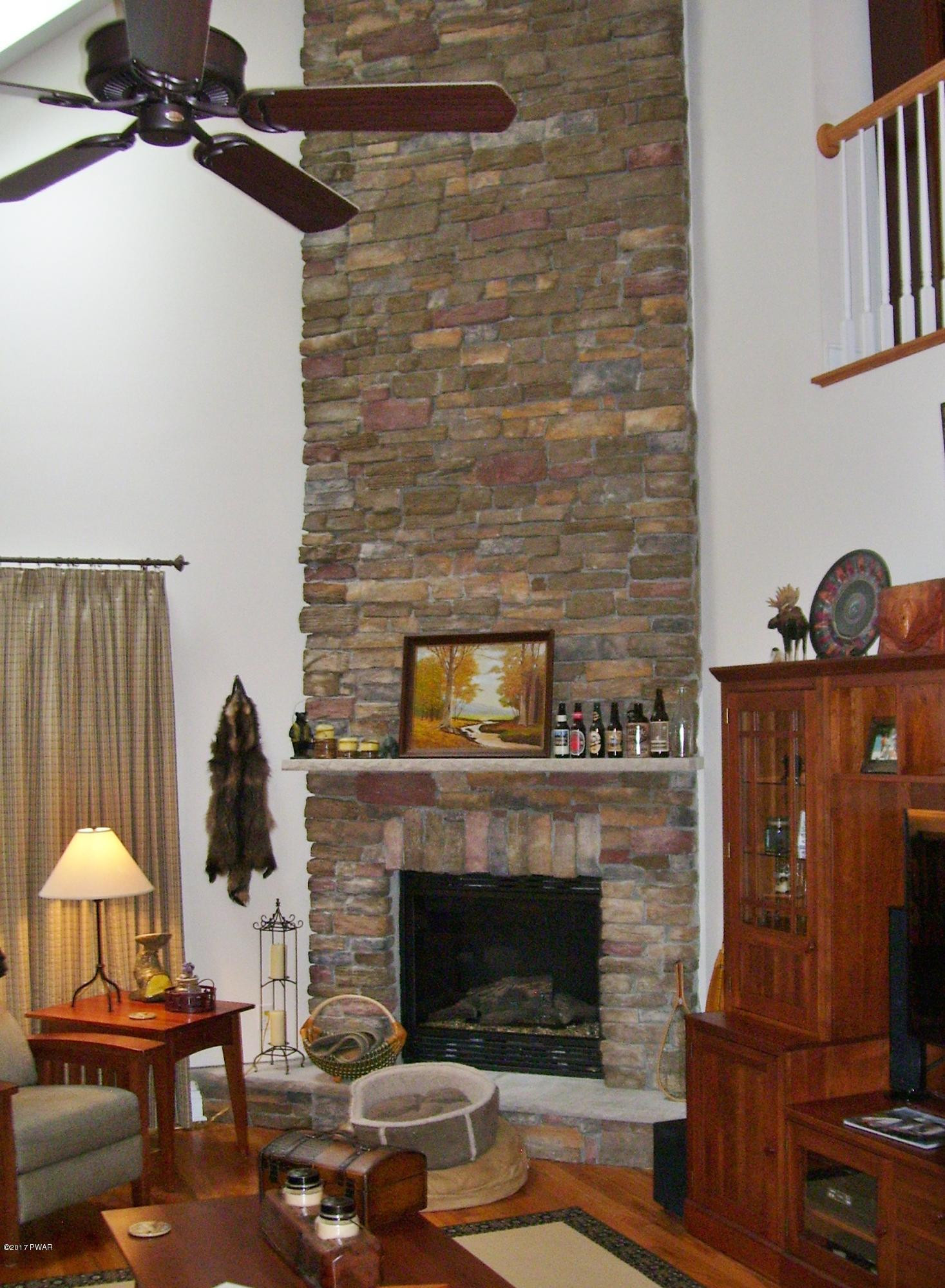 1037 Boat House Road Lake Ariel, PA 18436 - Photo 10 of 64 Living Room