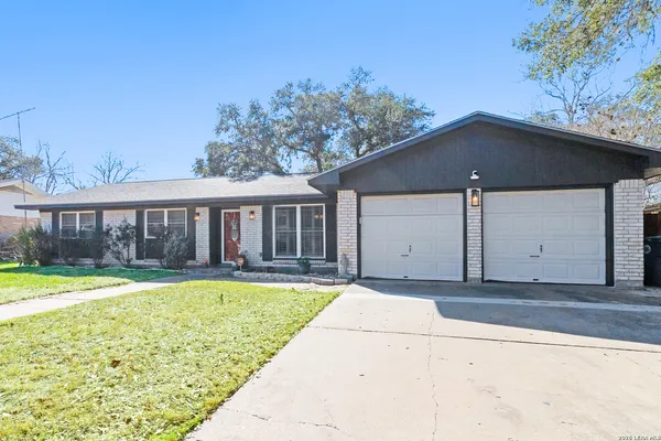 $289,000 | 1603 Las Palmas Circle, Beeville, TX 78102