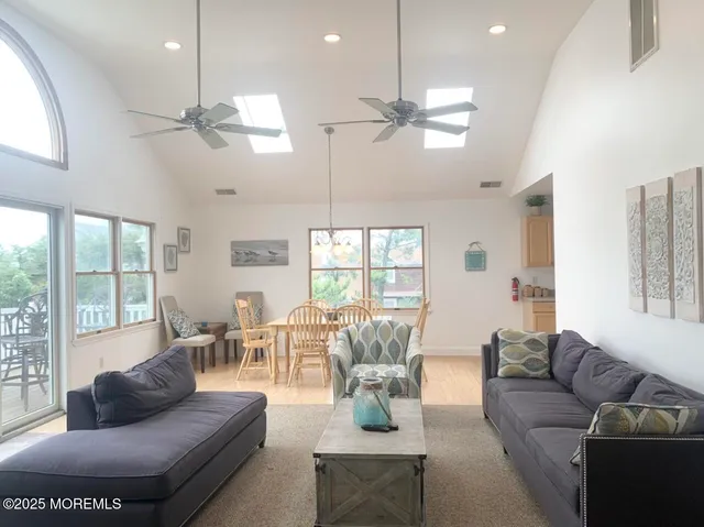 $2,300 | 15 9th Avenue, Unit UPPR, Seaside Park, NJ 08752