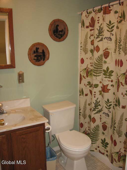 12 Freebern Road, Unit 12B North Creek, NY 12853 - Photo 9 of 10 12-B hall bath.jpg (960x1280)