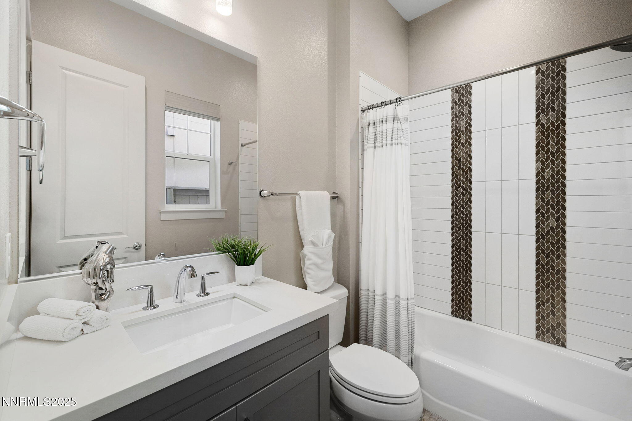 709 West Pleasant Oak Trail Reno, NV 89511 - Photo 29 of 44 a bathroom with a sink toilet and shower