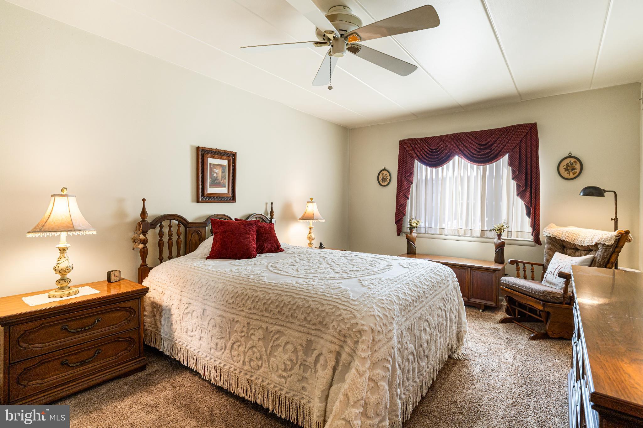 64003 Delaire Landing Road, Unit 3 Philadelphia, PA 19114 - Photo 10 of 16 Cozy retreat with warm, inviting tones.