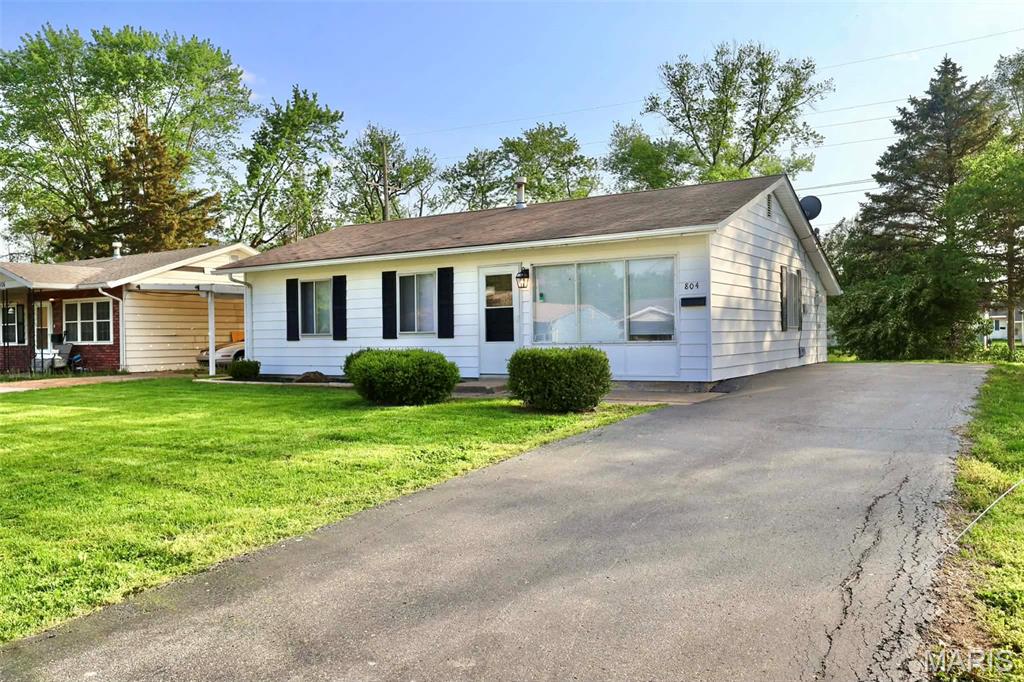 804 St Thomas Lane Cahokia, IL 62206 - Photo 3 of 27