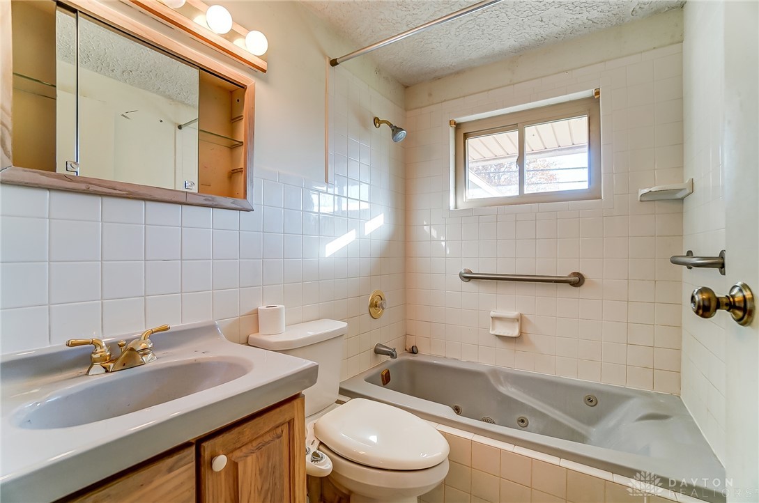 1832 West Stroop Road Dayton, OH 45439 - Photo 18 of 27 Gallery Image 18