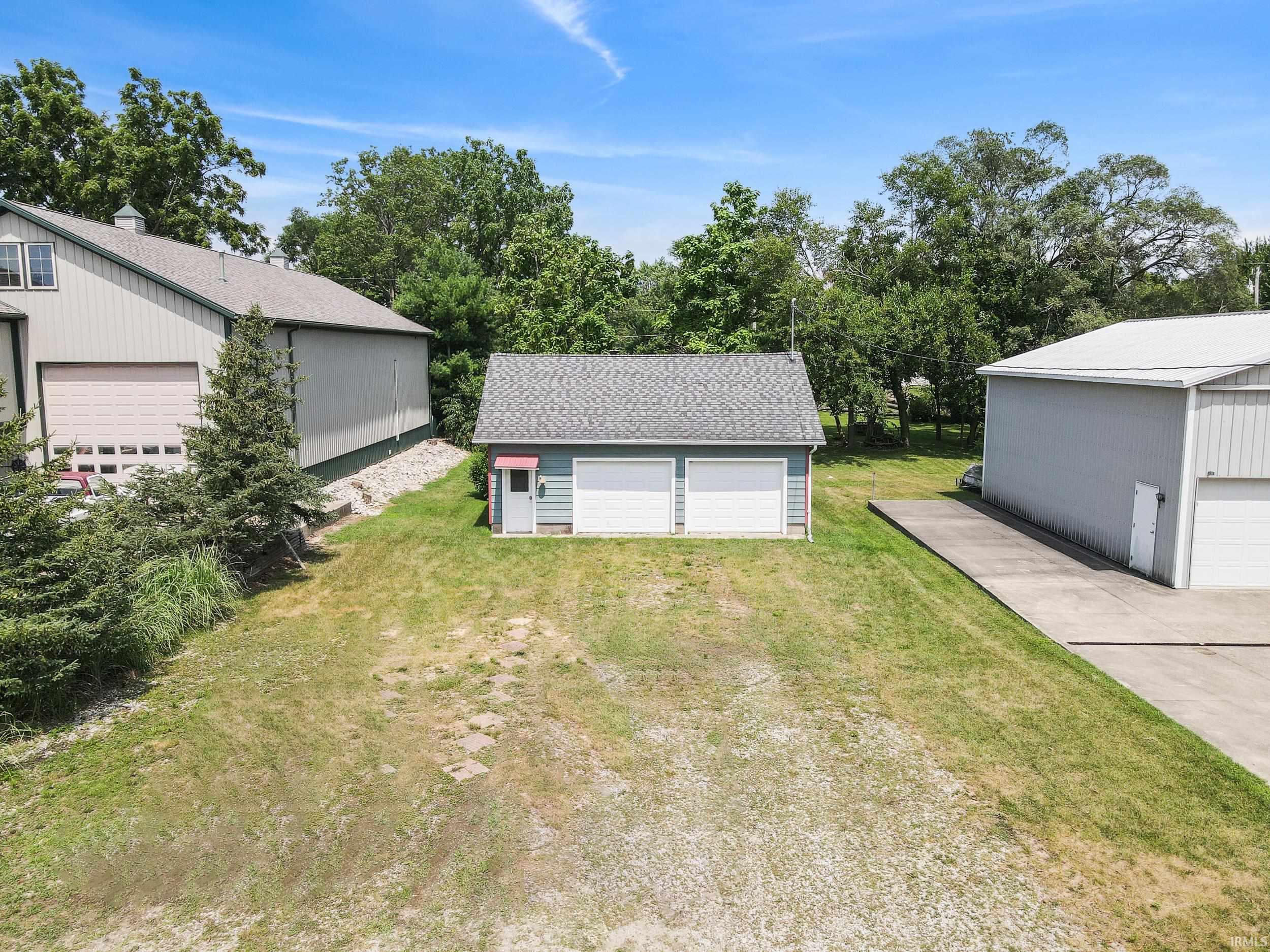 11621 North Elm Grove Road Syracuse, IN 46567 - Photo 6 of 36 Gallery Image 6